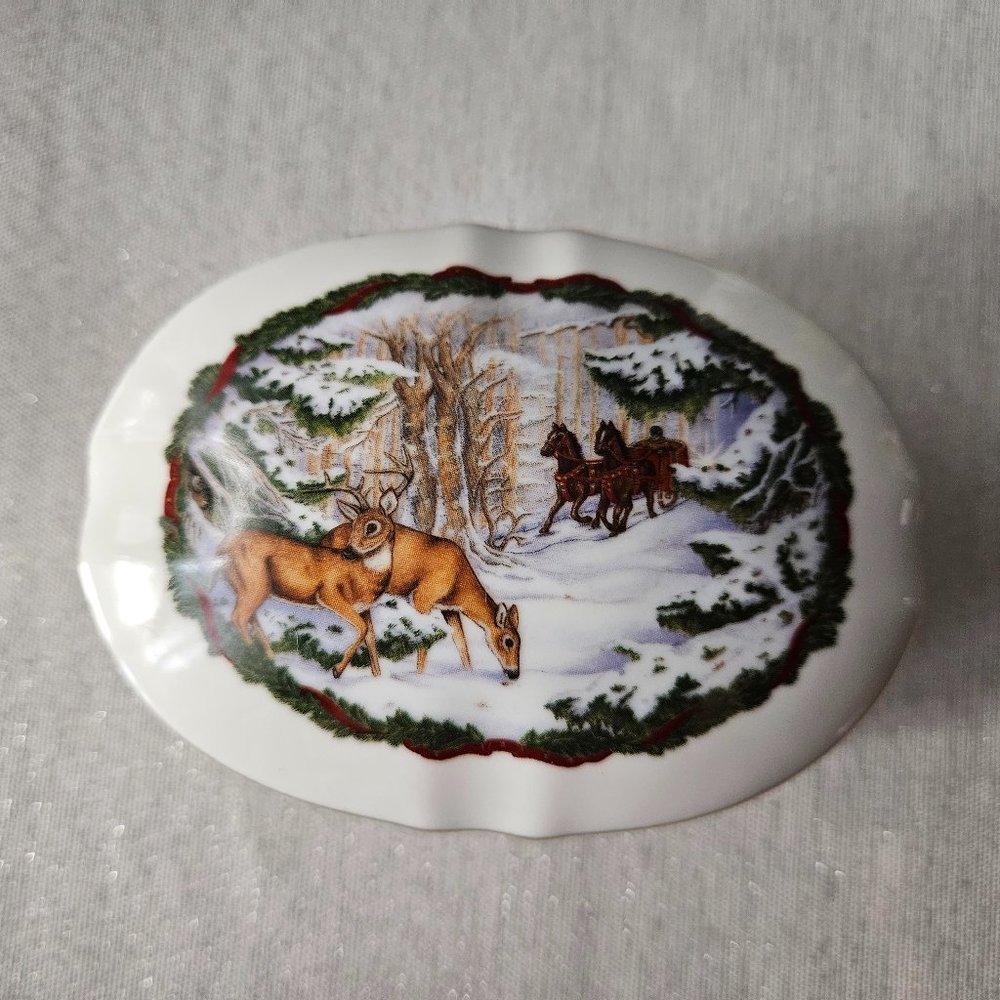 Vintage Christmas Music Box/Trinket Box